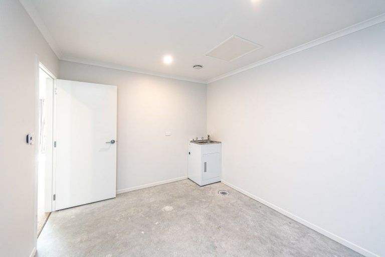 Photo of property in 6 Cross Street, Castlecliff, Wanganui, 4501