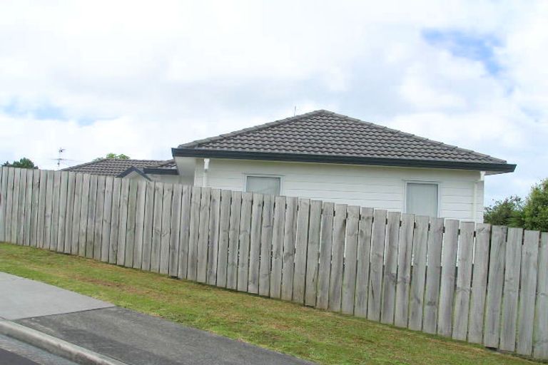 Photo of property in 3 Lanham Lane, Massey, Auckland, 0614