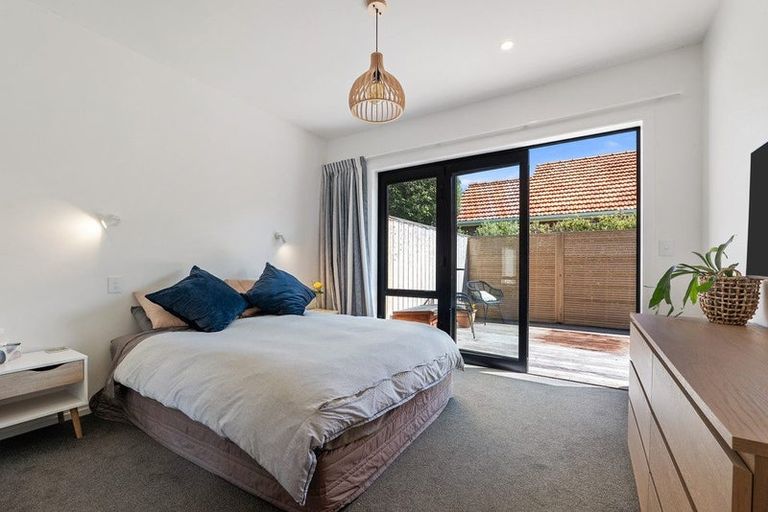 Photo of property in 12 Wilsons Road, Saint Martins, Christchurch, 8022