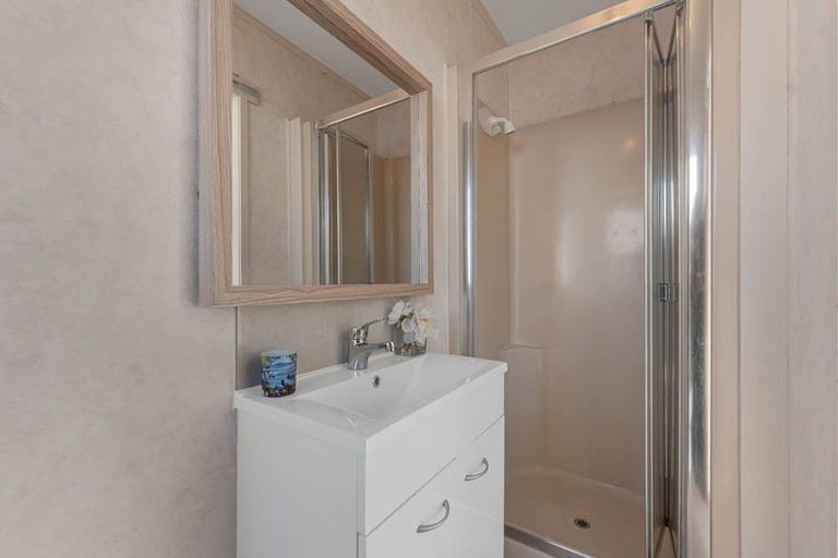 Photo of property in 33 Greenstone Place, Clover Park, Auckland, 2019