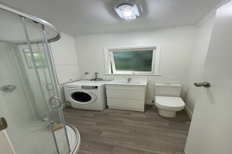 Photo of property in 2/8 Kaitawa Road, York Bay, Lower Hutt, 5013
