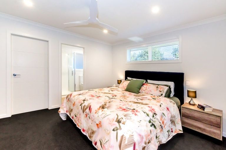 Photo of property in 84 Mazengarb Road, Paraparaumu Beach, Paraparaumu, 5032