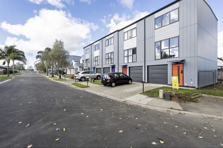 Photo of property in 32 Kevale Place, Manurewa, Auckland, 2102