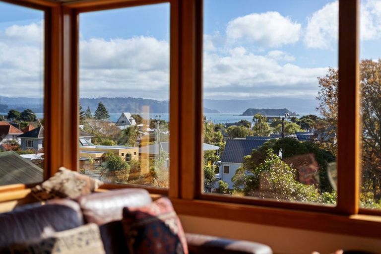Photo of property in 355 Muritai Road, Eastbourne, Lower Hutt, 5013