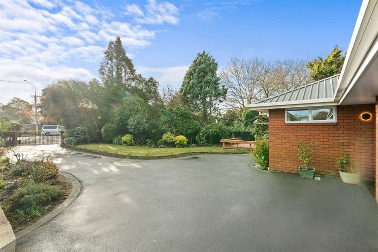 Photo of property in 216 Grahams Road, Burnside, Christchurch, 8053