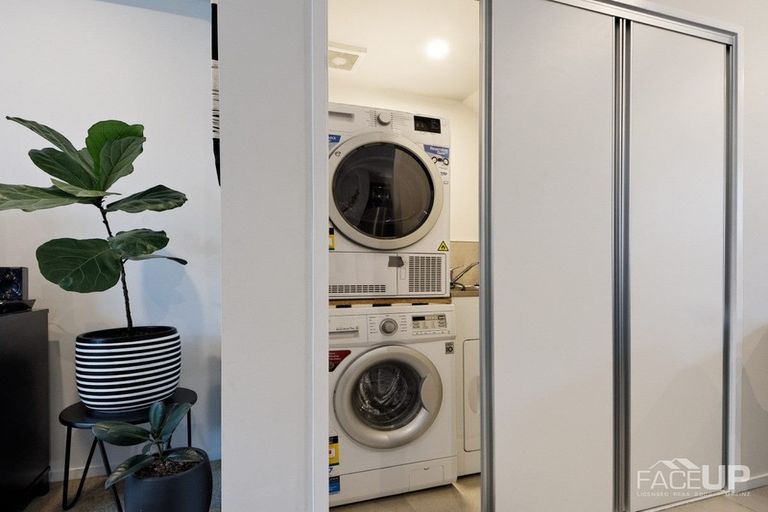 Photo of property in 43 Mapou Road, Hobsonville, Auckland, 0616