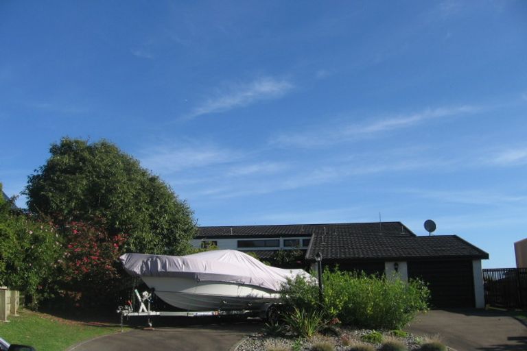 Photo of property in 19 The Crowsnest, Whitby, Porirua, 5024