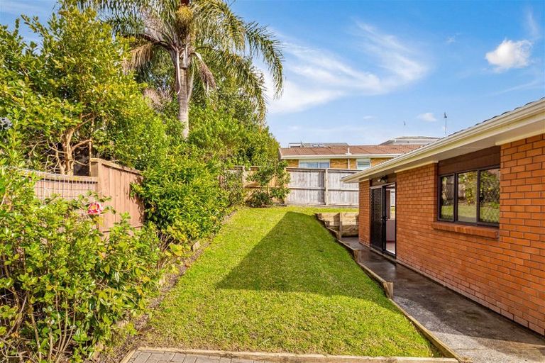 Photo of property in 31 Petrel Place, Massey, Auckland, 0614