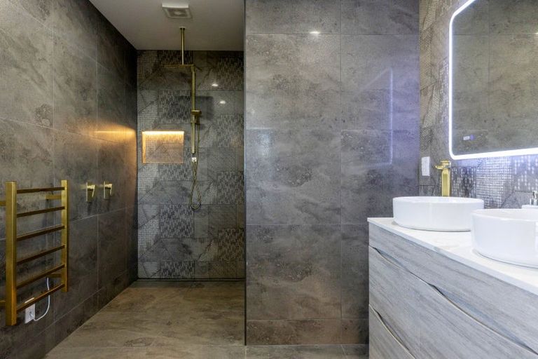 Photo of property in 5 Grandview Lane, Acacia Bay, 3385