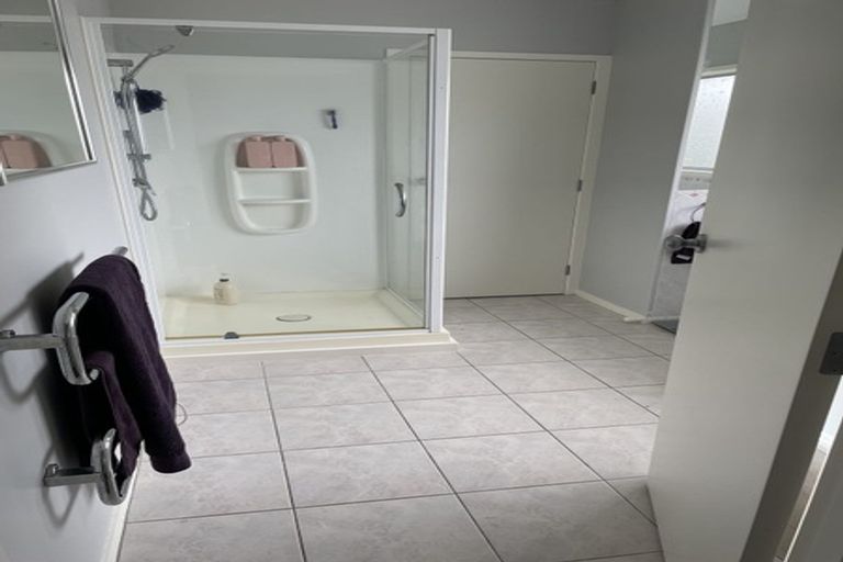 Photo of property in 4 Towra Place, Botany Downs, Auckland, 2010