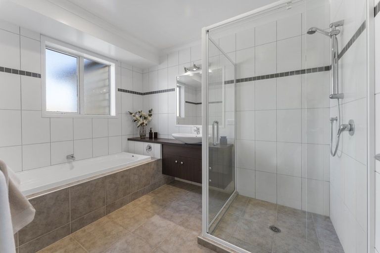 Photo of property in 9a Larch Place, Casebrook, Christchurch, 8051