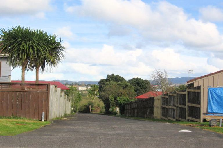Photo of property in 43a Taioma Crescent, Te Atatu Peninsula, Auckland, 0610