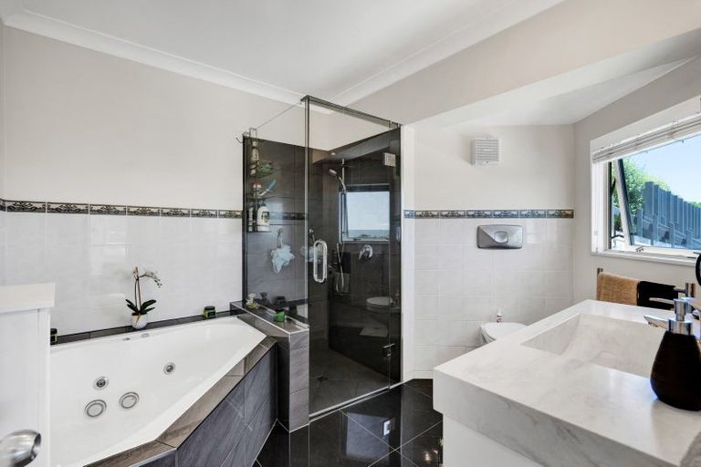 Photo of property in 2b Sackville Street, Fitzroy, New Plymouth, 4312