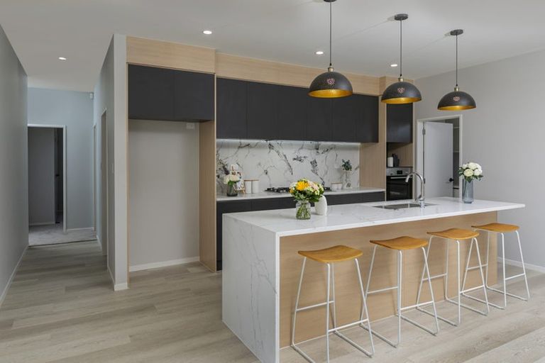 Photo of property in 47 Mcindoe Road, Kumeu, 0810