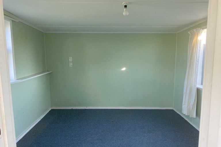 Photo of property in 22 Mahoe Street, Otaki Beach, Otaki, 5512