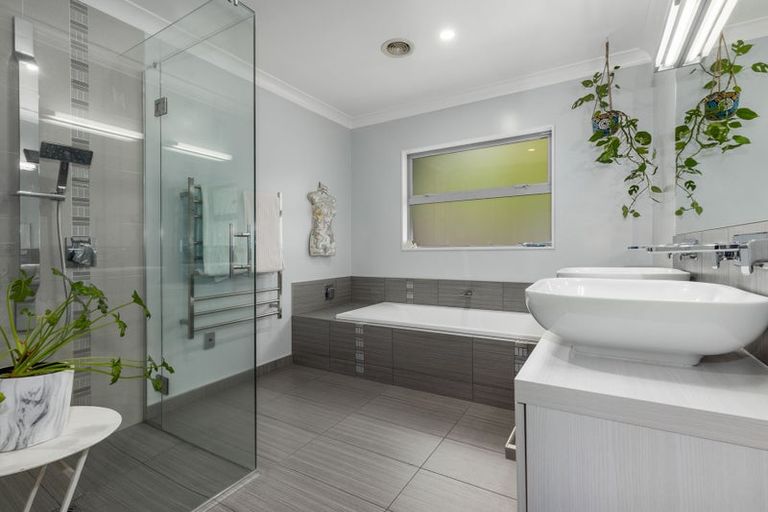 Photo of property in 1 Moss Lane, Raumati Beach, Paraparaumu, 5032