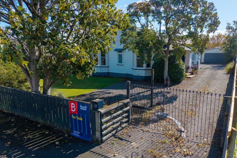 Photo of property in 27 Burns Street, Dannevirke, 4930