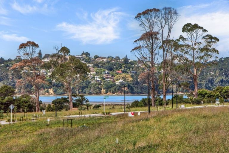 Photo of property in 10 Riroriro Road, Hobsonville, Auckland, 0616