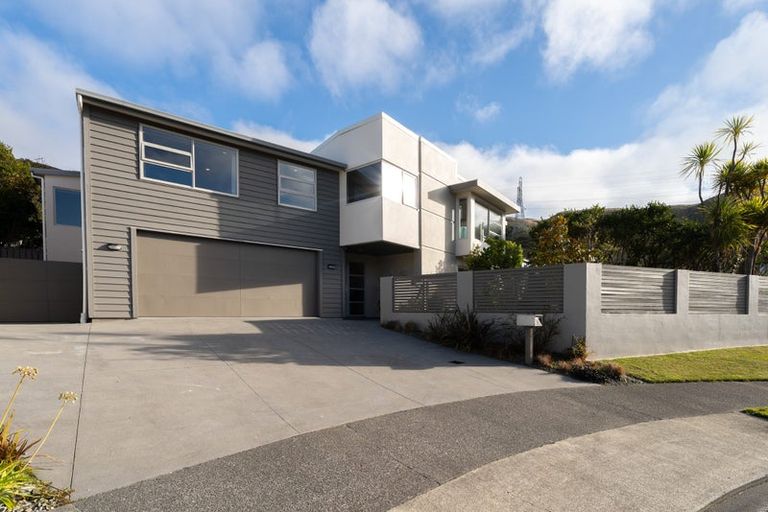 Photo of property in 16 Neston Grove, Churton Park, Wellington, 6037