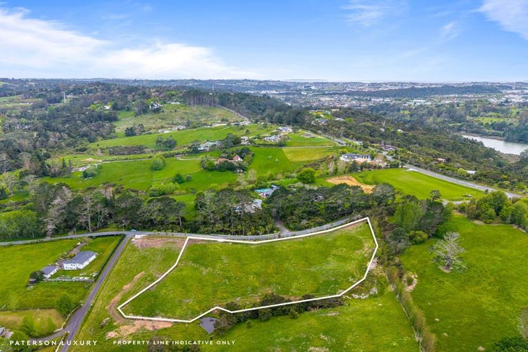 Photo of property in 15 Elmore Road, Paremoremo, Auckland, 0793