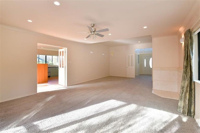 Photo of property in 8 Kath Hopper Drive, Orewa, 0931