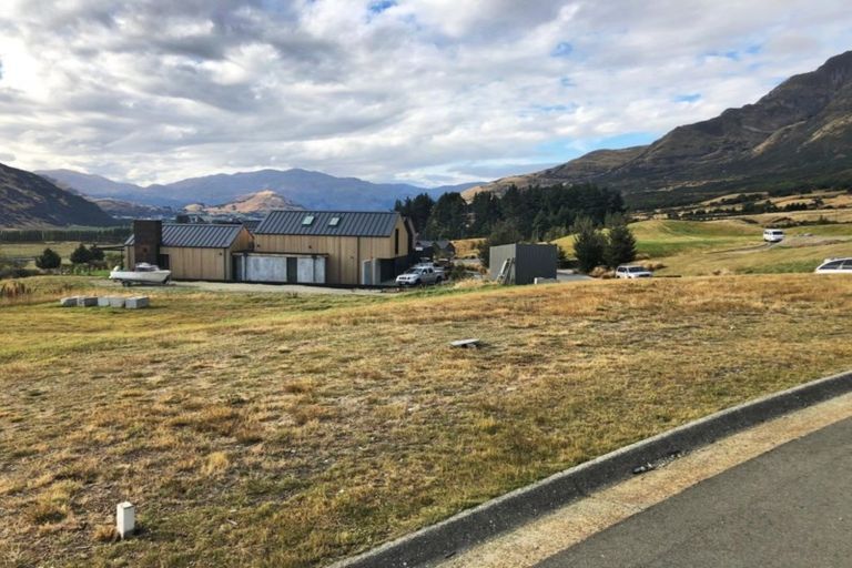 Photo of property in 11 Double Cone Road, Jacks Point, Queenstown, 9371