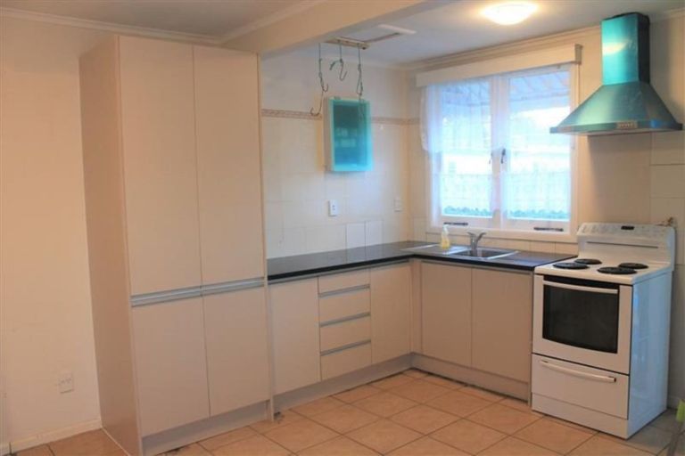 Photo of property in 12 Gibbs Road, Manurewa, Auckland, 2102