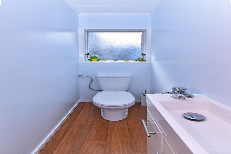 Photo of property in 26 Killington Crescent, Mangere, Auckland, 2022