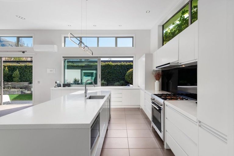 Photo of property in 44 Kelliher Drive, Wanaka, 9305