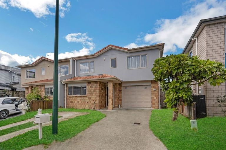 Photo of property in 13 Bushpark Place, Flat Bush, Auckland, 2016