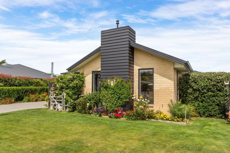 Photo of property in 16 Broomleigh Drive, Rolleston, 7615