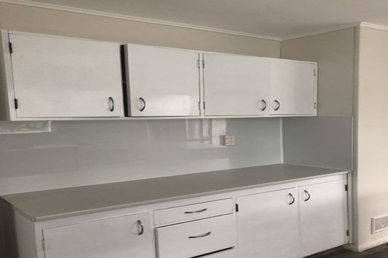 Photo of property in 34 Cook Street, Marfell, New Plymouth, 4310