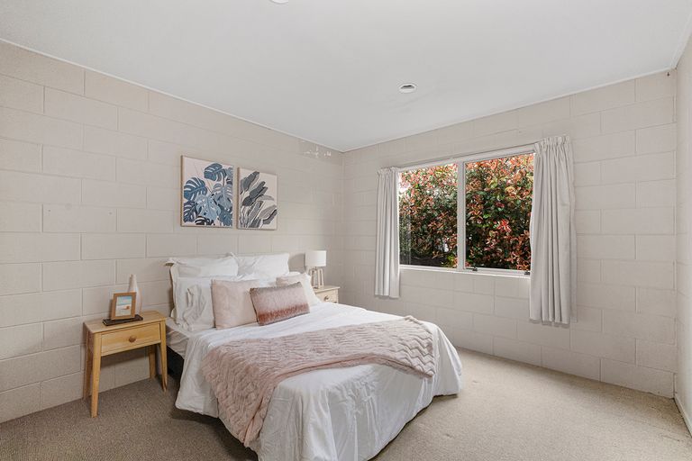 Photo of property in 4/45 Dale Crescent, Pakuranga, Auckland, 2010