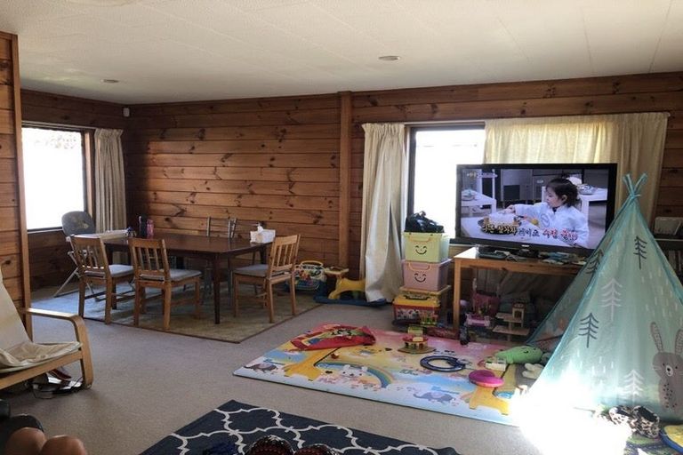 Photo of property in 2a Lauderdale Road, Birkdale, Auckland, 0626