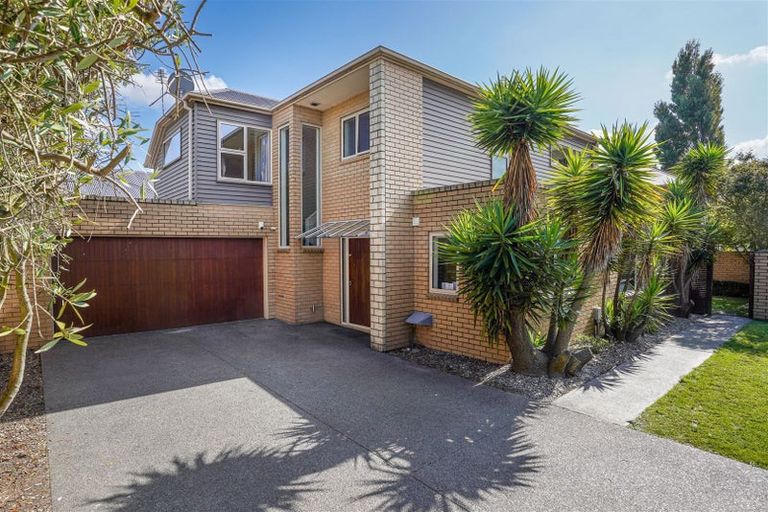 Photo of property in 2 Fieldstone Lane, Spreydon, Christchurch, 8024
