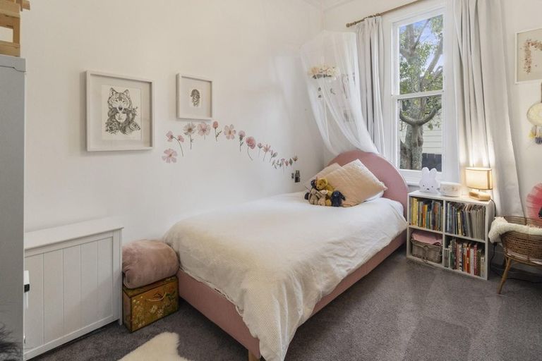 Photo of property in 13 South Lynn Road, Titirangi, Auckland, 0604