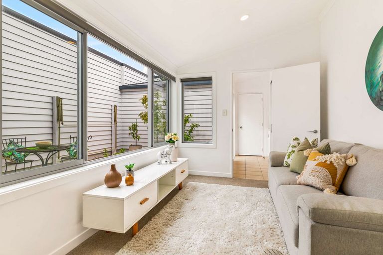 Photo of property in 36 Gunner Drive, Te Atatu Peninsula, Auckland, 0610