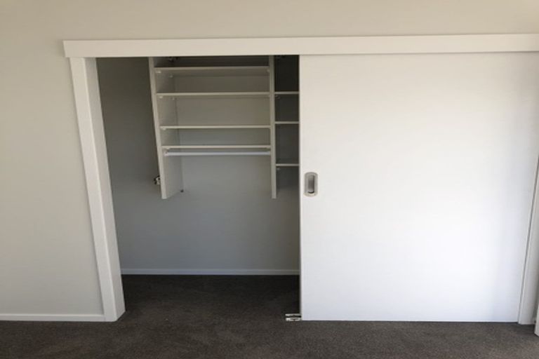 Photo of property in 8 Heaton Grove, Chatswood, Auckland, 0626
