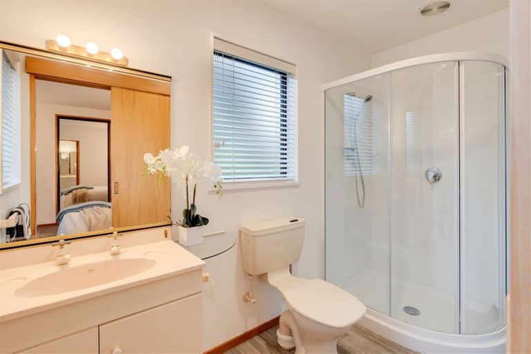 Photo of property in 6 Westgrove Avenue, Avonhead, Christchurch, 8042