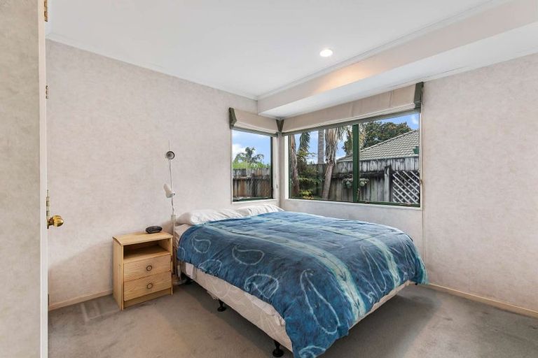 Photo of property in 1/11 Stewart Gibson Place, Manurewa, Auckland, 2105