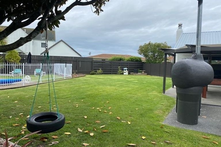 Photo of property in 35 Donegal Crescent, Tamatea, Napier, 4112