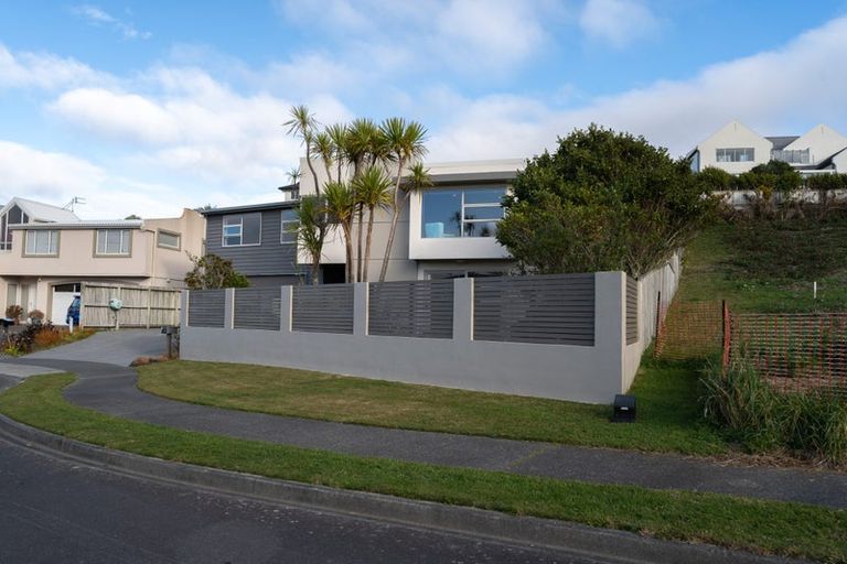 Photo of property in 16 Neston Grove, Churton Park, Wellington, 6037