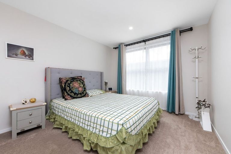 Photo of property in 19 Peihana Road, Hobsonville, Auckland, 0616