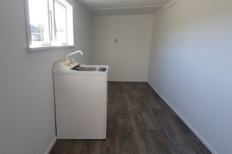 Photo of property in 20 Romilly Street, Westport, 7825