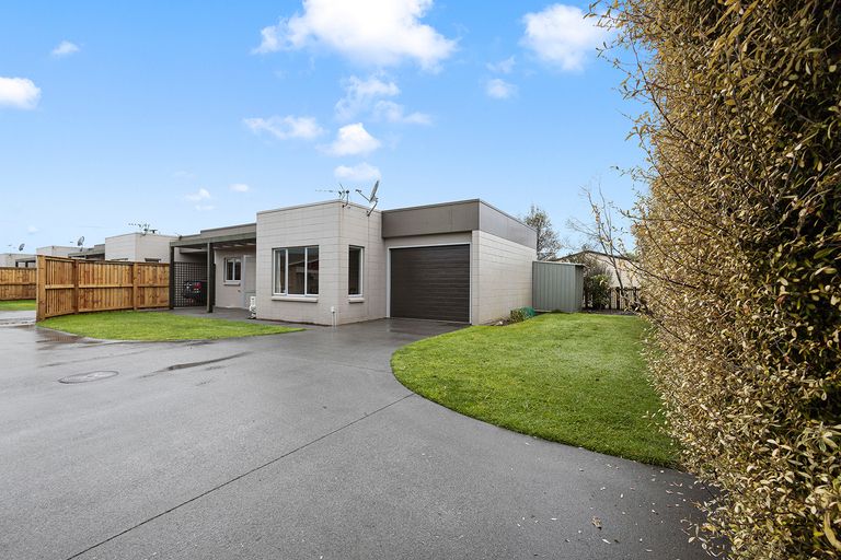 Photo of property in 4/45 Dale Crescent, Pakuranga, Auckland, 2010