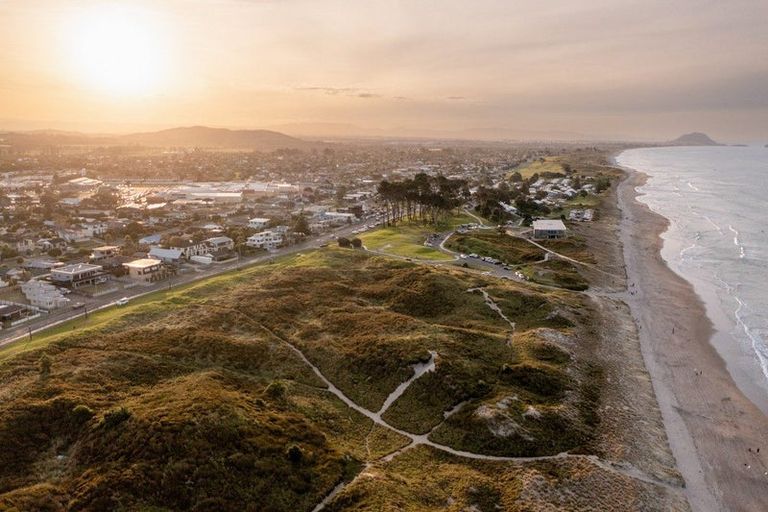 Photo of property in 1126 Papamoa Beach Road, Papamoa Beach, Papamoa, 3118