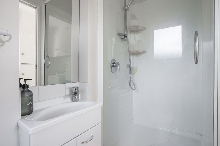 Photo of property in 11 Northgrove Avenue, Hillcrest, Auckland, 0627