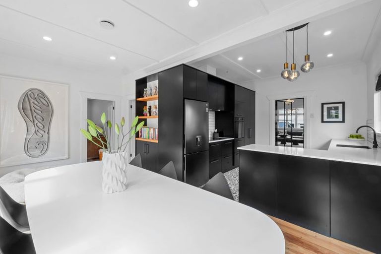 Photo of property in 20 Wallace Place, Westown, New Plymouth, 4310