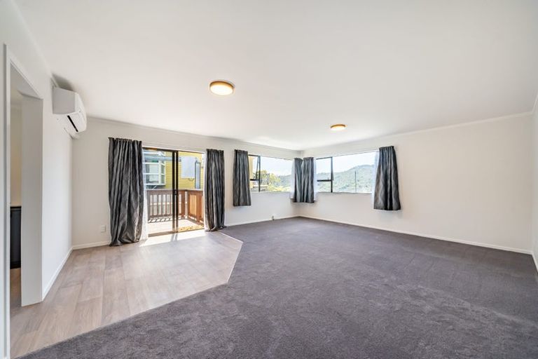 Photo of property in 15b Gribble Grove, Stokes Valley, Lower Hutt, 5019