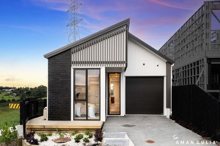 Photo of property in 53 Puhikawa Street, Massey, 0614